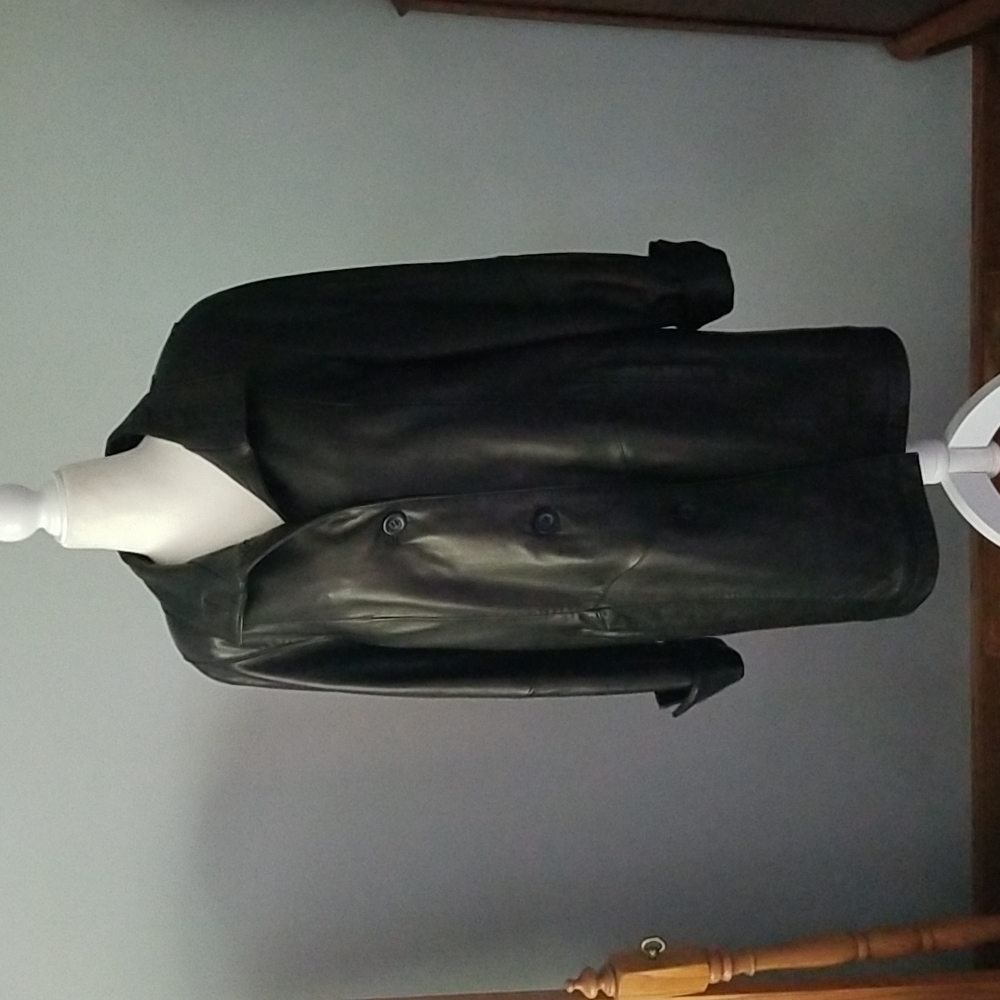 Gallery Brand | Genuine Lamb Black Leather Coat | Size Medium - Picture 3 of 7